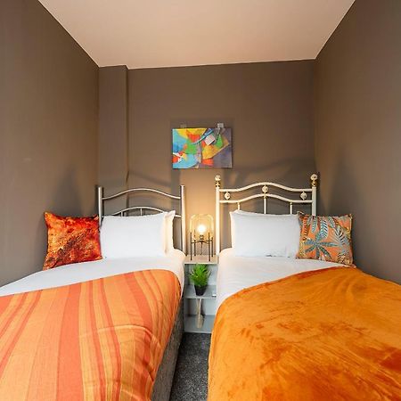 קינגסטון אפון הול Art-Filled Bohemian 1 Bedroom Apt 2 Beds Colourful Praise Inn Apartment מראה חיצוני תמונה